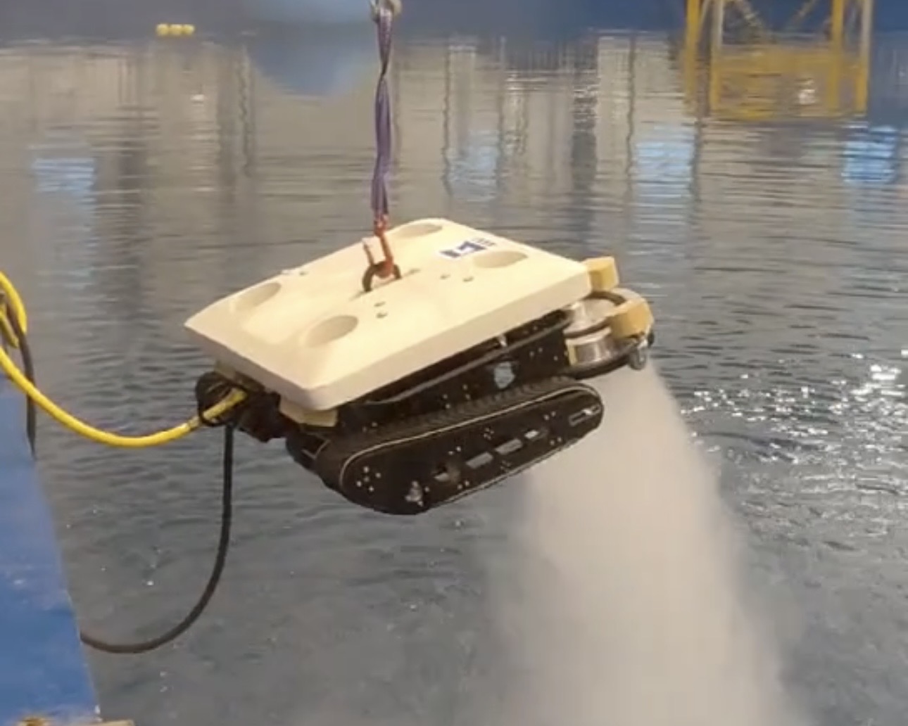 Emptying Stream Cleaning Head