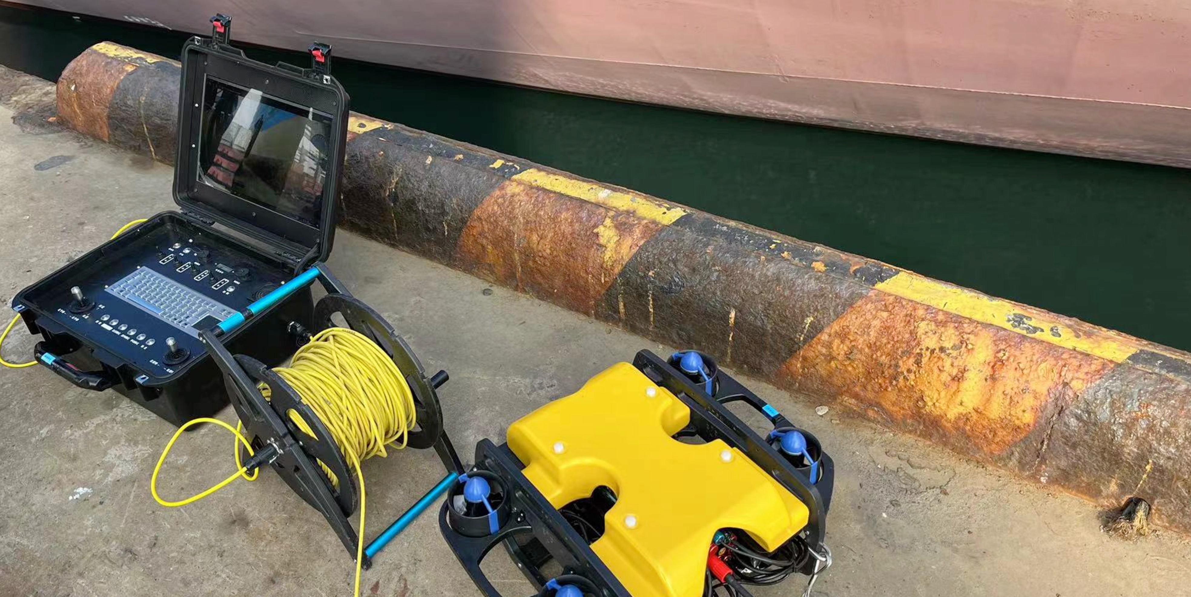 高瑞海工 ROV 水下检测作业实拍:2025年11月 · 旅顺 · 船舶海底门检测